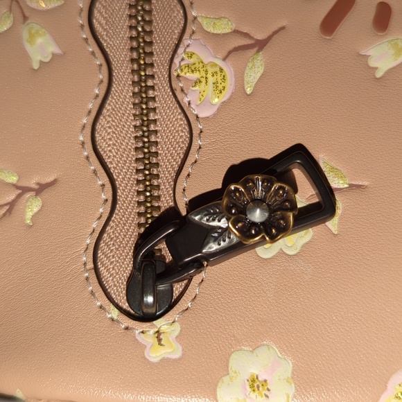 Like new 1941 Kisslock crossbody - Picture 5 of 16